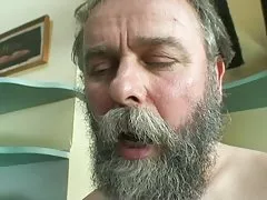 Мама с фантастическими баночками, массированными и вспаханными